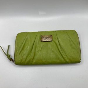 Simply Vera Vera Wang Green Wallet Purse Bag Leather Zipper Card Cash Coins Used